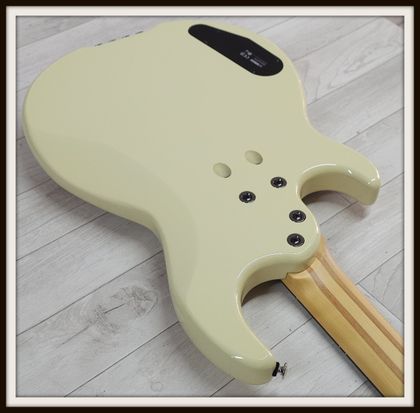 Yamaha Pro Series BBP34, Vintage White II